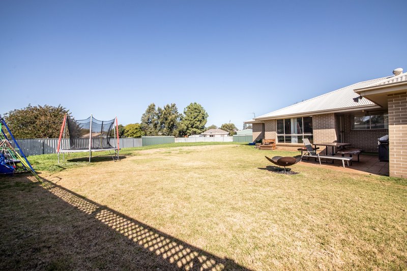 Photo - 48 Dunheved Circle, Dubbo NSW 2830 - Image 13