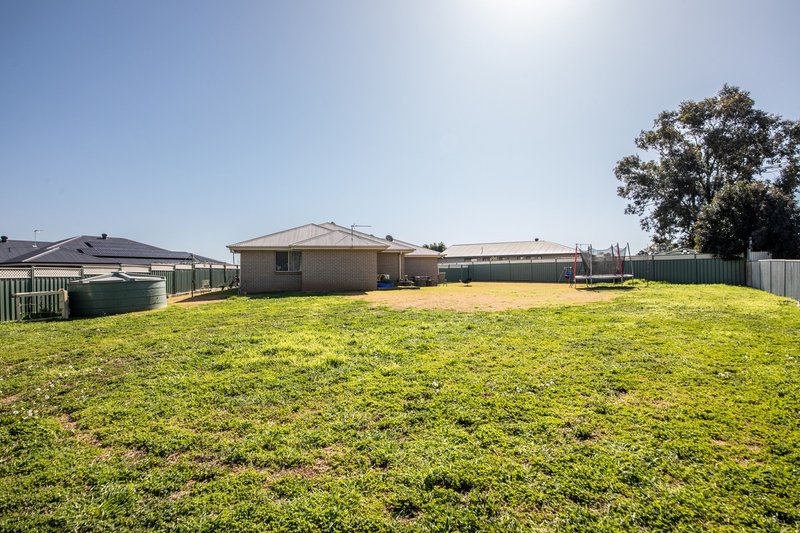 Photo - 48 Dunheved Circle, Dubbo NSW 2830 - Image 16