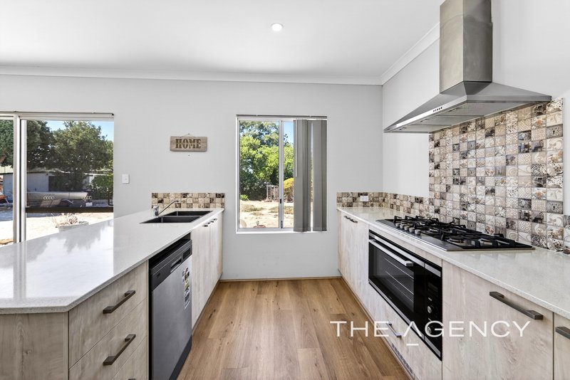 Photo - 48 Edmondson Crescent, Karrinyup WA 6018 - Image 4