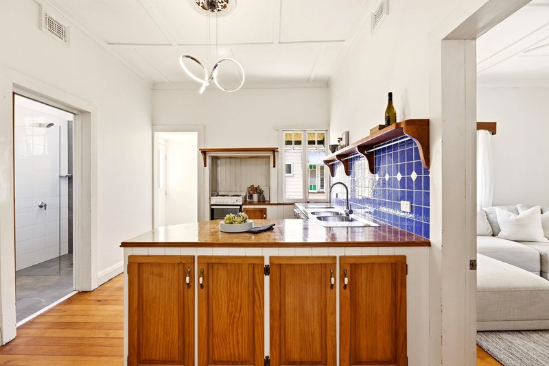 Photo - 48 Eighth Avenue, Coorparoo QLD 4151 - Image 7