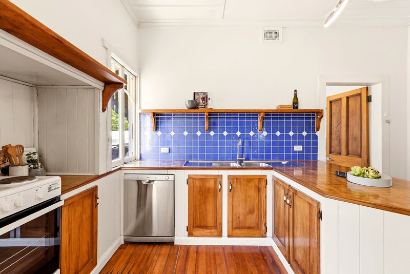 Photo - 48 Eighth Avenue, Coorparoo QLD 4151 - Image 9