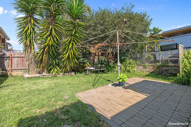 Photo - 48 Emily Street, Marks Point NSW 2280 - Image 10