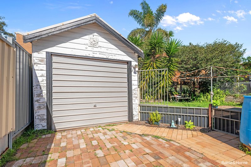 Photo - 48 Emily Street, Marks Point NSW 2280 - Image 12