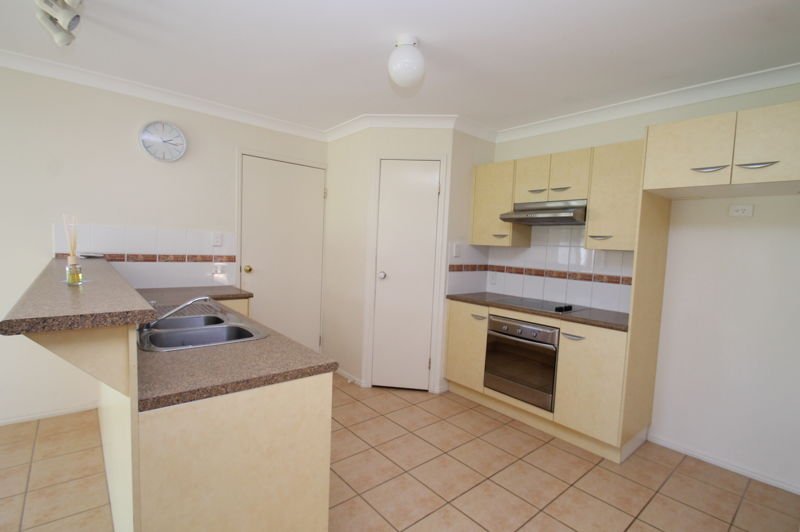 Photo - 48 Emmadale Drive, New Auckland QLD 4680 - Image 3