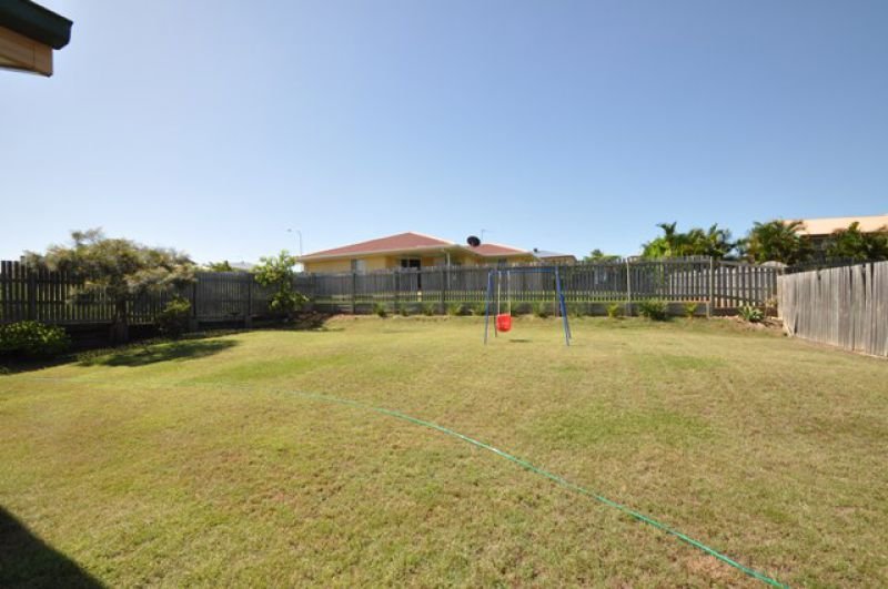 Photo - 48 Emmadale Drive, New Auckland QLD 4680 - Image 11