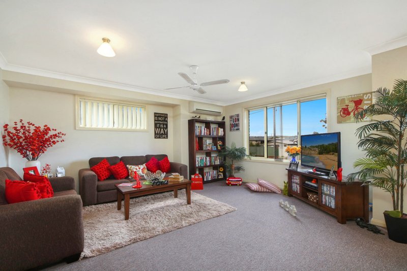 Photo - 48 Emora Ave , Davistown NSW 2251 - Image 2