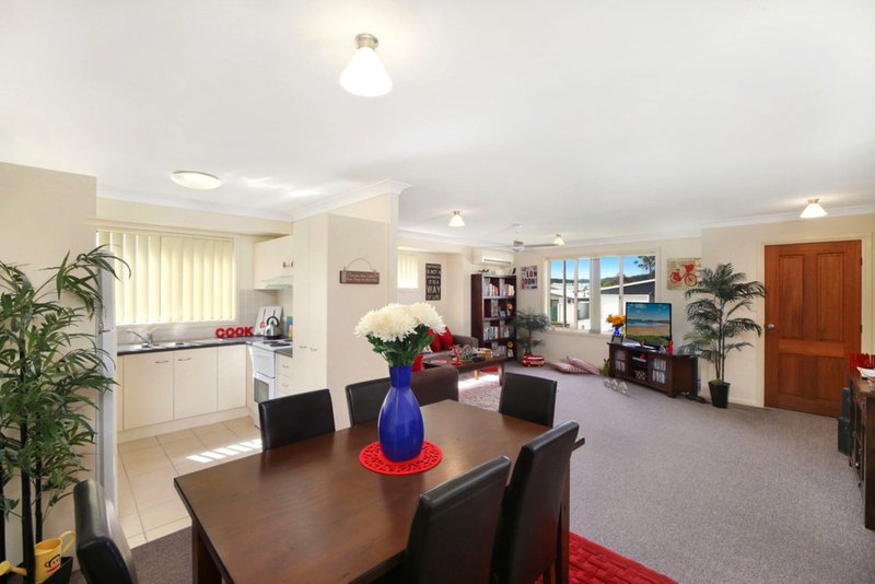 Photo - 48 Emora Ave , Davistown NSW 2251 - Image 3