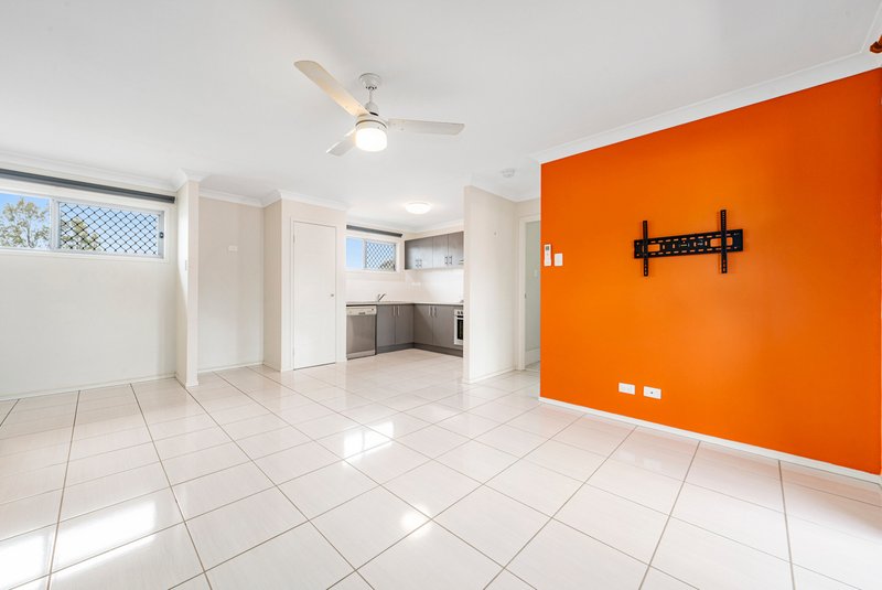 Photo - 4/8 Endeavour Close, Fitzgibbon QLD 4018 - Image 5