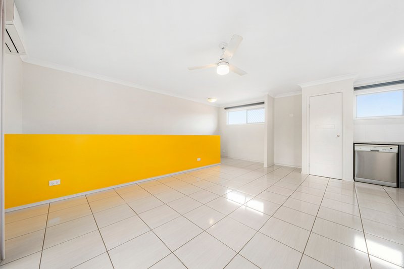 Photo - 4/8 Endeavour Close, Fitzgibbon QLD 4018 - Image 7