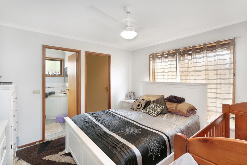 Photo - 48 Fairbairn Drive, Corio VIC 3214 - Image 5