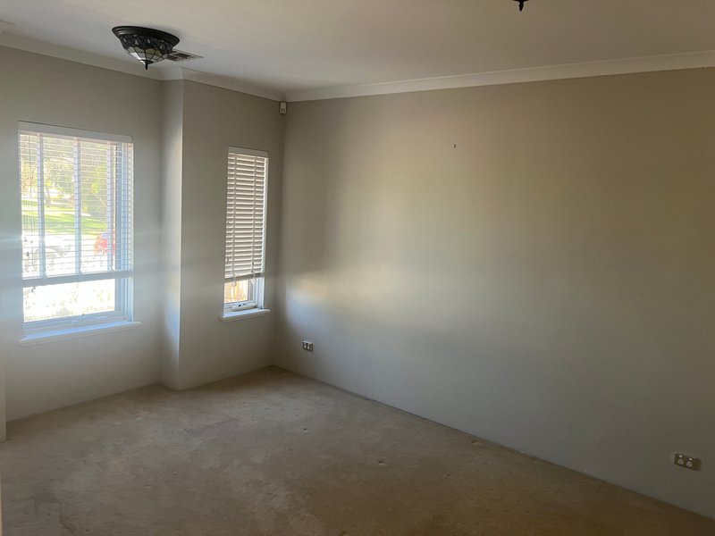 Photo - 48 Farmaner Parkway, Ellenbrook WA 6069 - Image 2