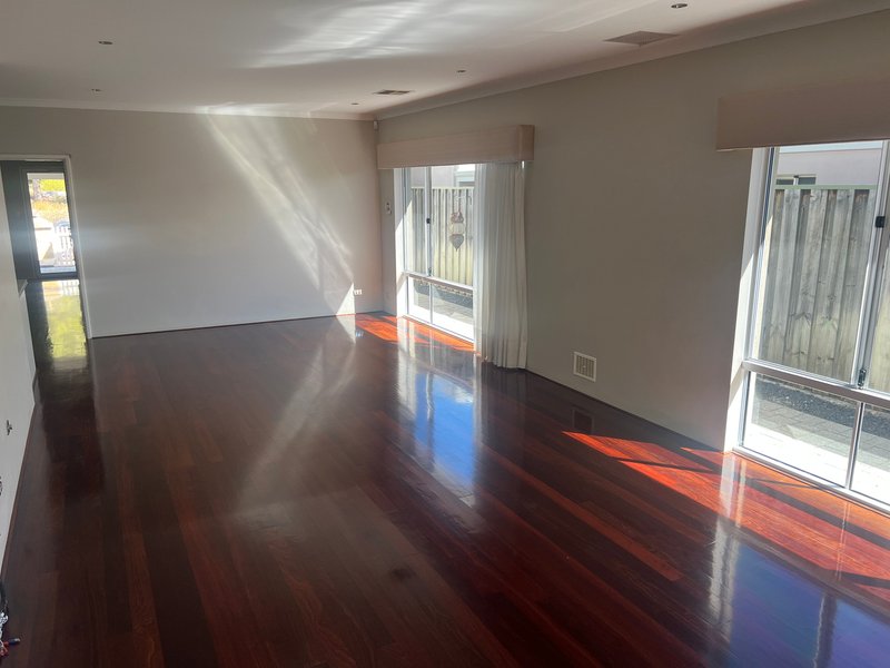Photo - 48 Farmaner Parkway, Ellenbrook WA 6069 - Image 7