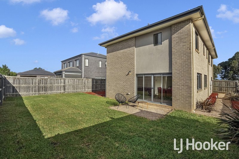 Photo - 48 Featherbrook Drive, Point Cook VIC 3030 - Image 13