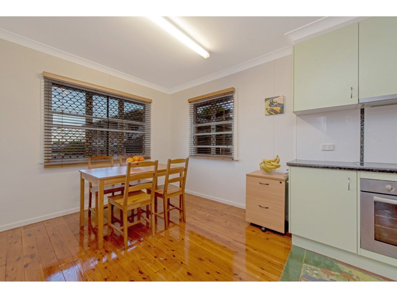 Photo - 48 Flinders Street, Centenary Heights QLD 4350 - Image 6