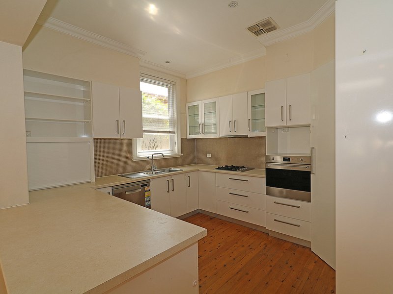 Photo - 48 Fox Street, Wagga Wagga NSW 2650 - Image 4