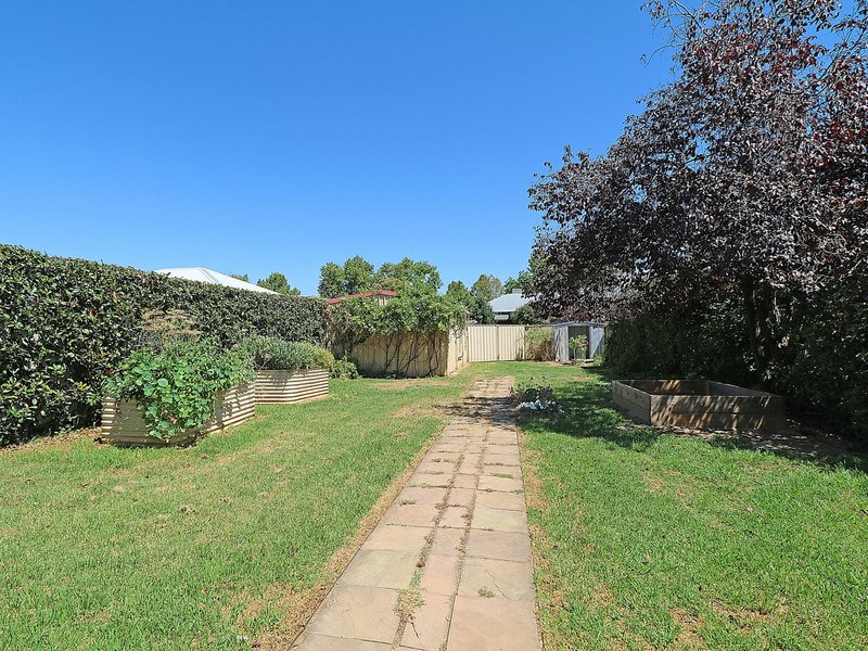 Photo - 48 Fox Street, Wagga Wagga NSW 2650 - Image 11