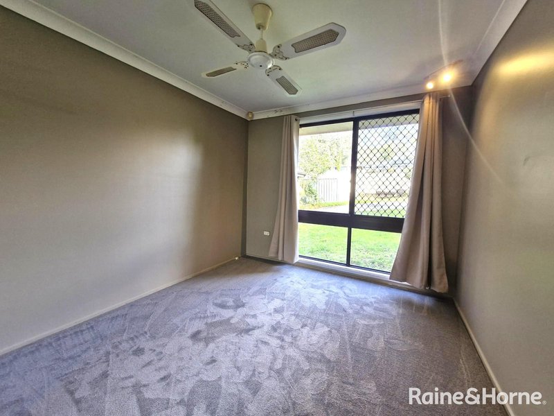 Photo - 48 Gentian Avenue, Macquarie Fields NSW 2564 - Image 5