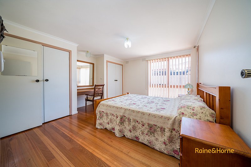 Photo - 48 Glenmorgan Close, Clayton South VIC 3169 - Image 4