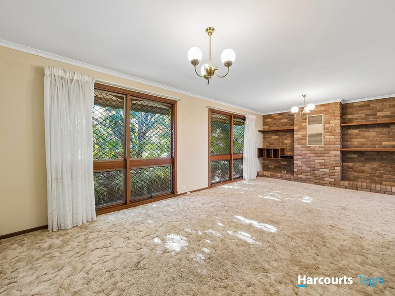 Photo - 48 Hamilton Crescent, Aberfoyle Park SA 5159 - Image 3