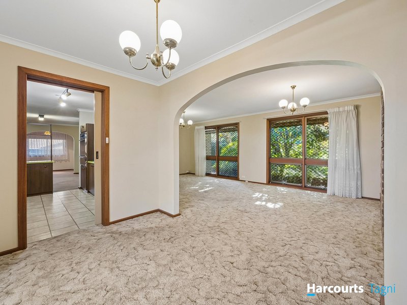 Photo - 48 Hamilton Crescent, Aberfoyle Park SA 5159 - Image 7