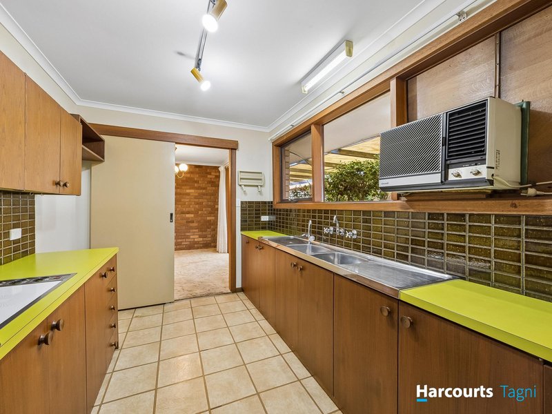 Photo - 48 Hamilton Crescent, Aberfoyle Park SA 5159 - Image 8