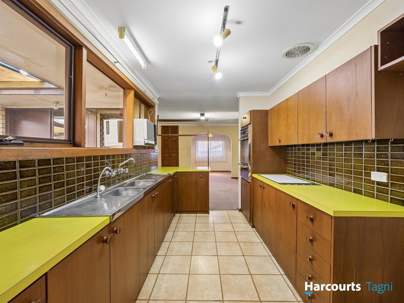 Photo - 48 Hamilton Crescent, Aberfoyle Park SA 5159 - Image 9