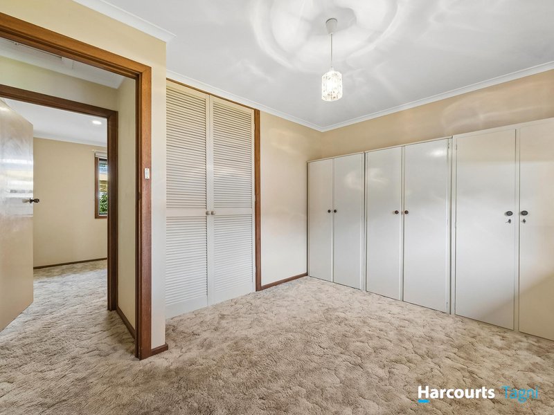 Photo - 48 Hamilton Crescent, Aberfoyle Park SA 5159 - Image 19