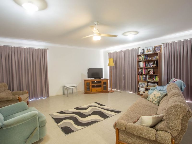 Photo - 48 Haslingden Road, Lockyer Waters QLD 4311 - Image 4