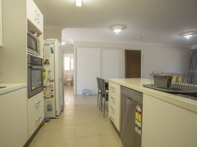 Photo - 48 Haslingden Road, Lockyer Waters QLD 4311 - Image 5