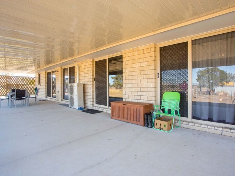 Photo - 48 Haslingden Road, Lockyer Waters QLD 4311 - Image 12