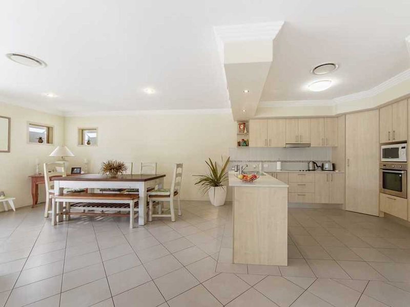 Photo - 48 Heights Drive, Robina QLD 4226 - Image 2