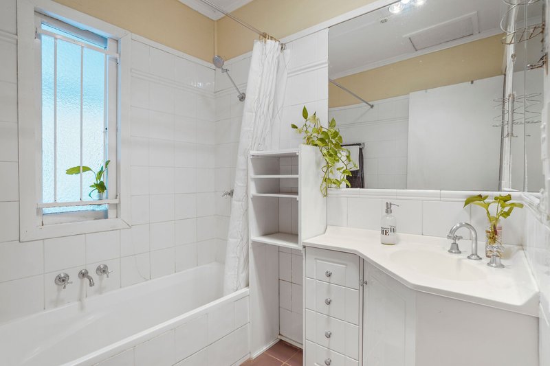 Photo - 48 Henry Street, Chermside QLD 4032 - Image 12