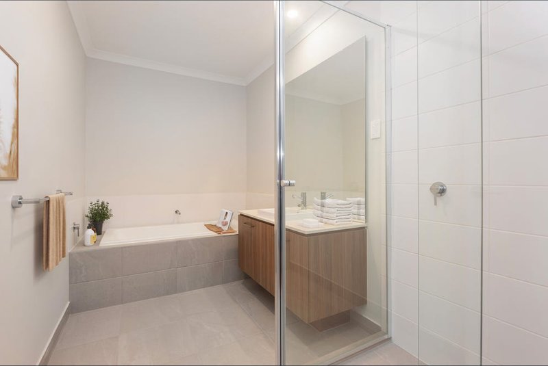 Photo - 48 Honeypot Circuit, Mickleham VIC 3064 - Image 4