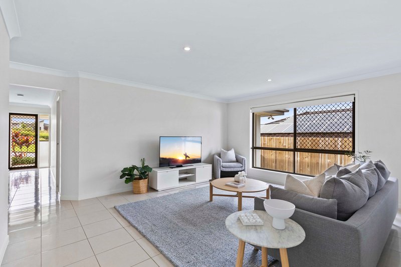 Photo - 48 Hume Circuit, Warner QLD 4500 - Image 3