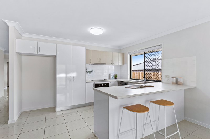 Photo - 48 Hume Circuit, Warner QLD 4500 - Image 8