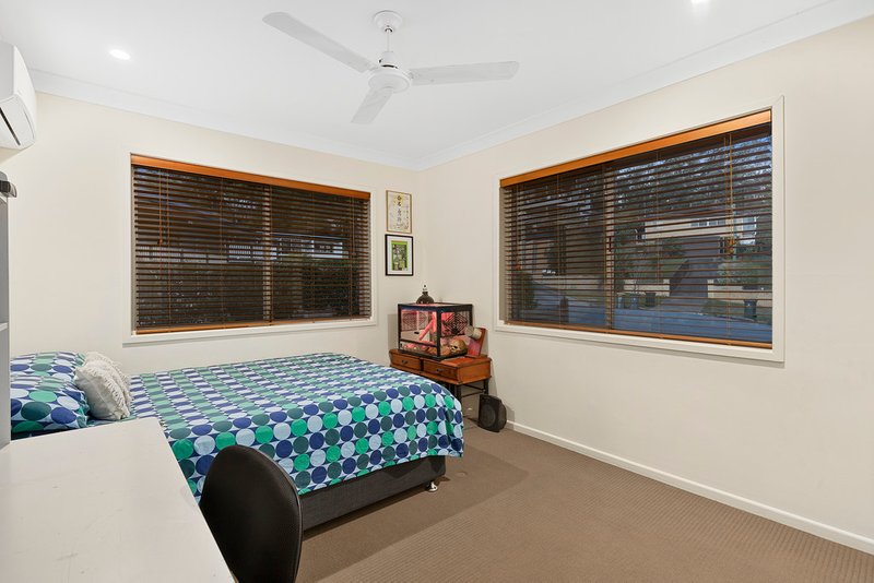 Photo - 48 Illawarra Street, Everton Hills QLD 4053 - Image 8