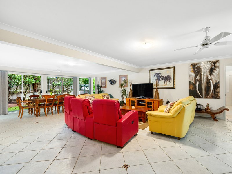 Photo - 48 Ironbark Place, Bridgeman Downs QLD 4035 - Image 5