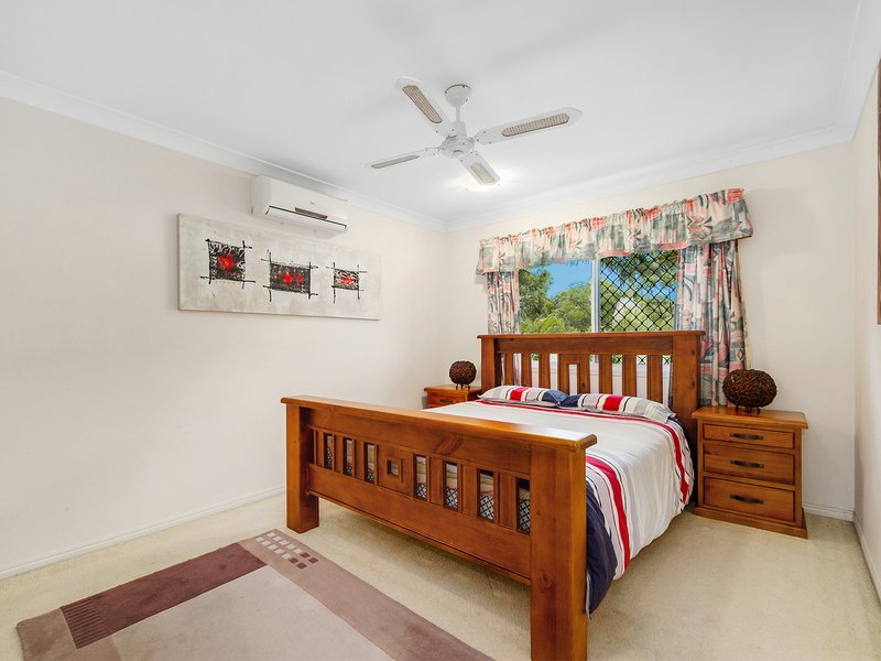 Photo - 48 Ironbark Place, Bridgeman Downs QLD 4035 - Image 11