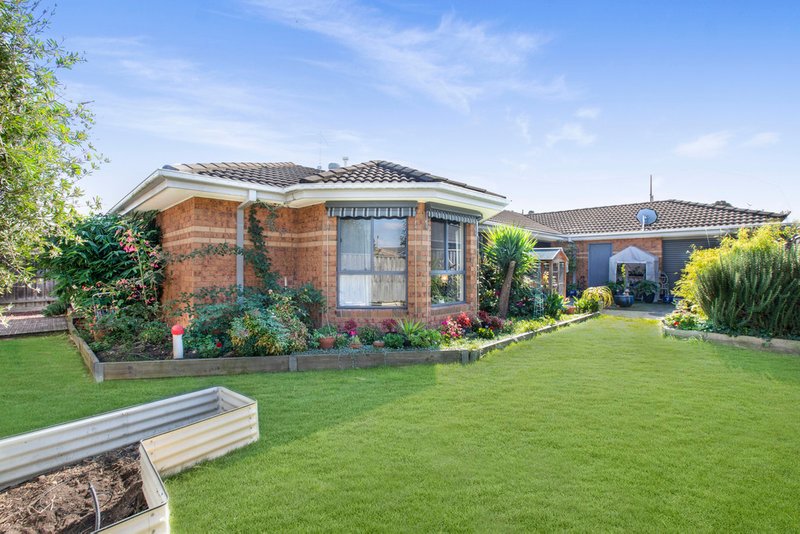 Photo - 48 Irving Road, Pakenham VIC 3810 - Image 11