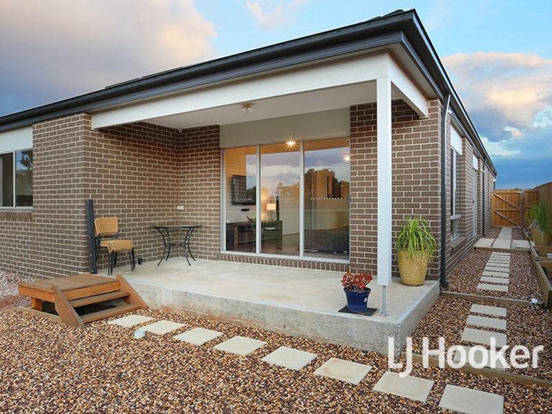 Photo - 48 James Melrose Drive, Brookfield VIC 3338 - Image 4