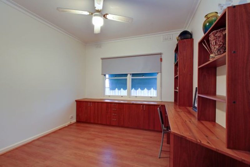 Photo - 48 Kia-Ora Road, Reservoir VIC 3073 - Image 6