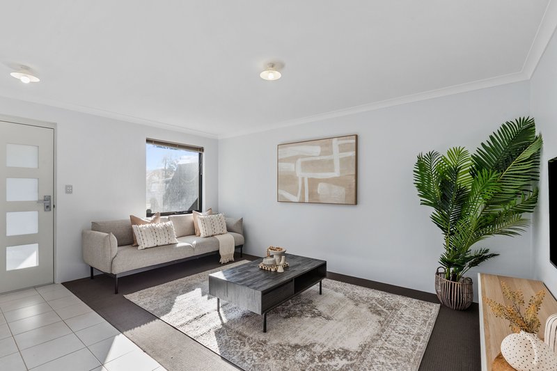 Photo - 48 Leschenault Loop, Banksia Grove WA 6031 - Image 3