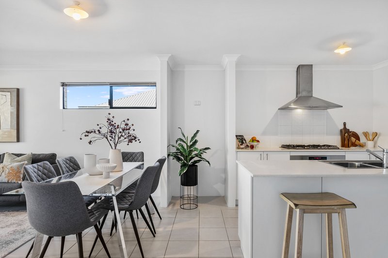 Photo - 48 Leschenault Loop, Banksia Grove WA 6031 - Image 9