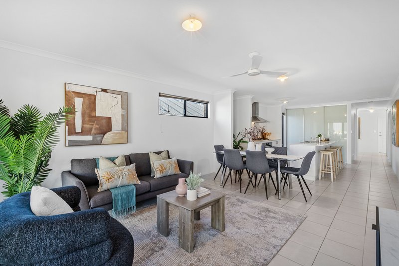 Photo - 48 Leschenault Loop, Banksia Grove WA 6031 - Image 14