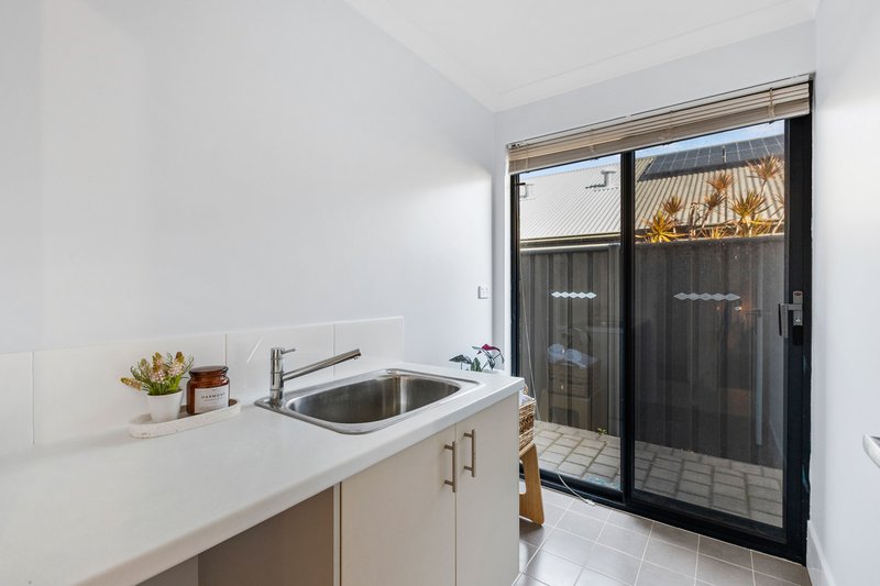 Photo - 48 Leschenault Loop, Banksia Grove WA 6031 - Image 21
