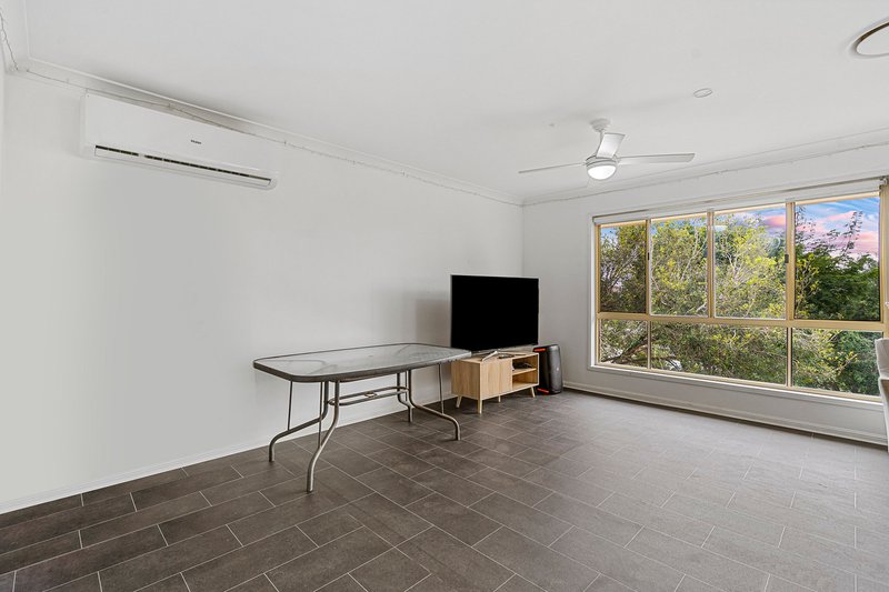 Photo - 48 Linning Street, Mount Warren Park QLD 4207 - Image 5