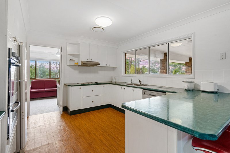 Photo - 48 Linning Street, Mount Warren Park QLD 4207 - Image 11