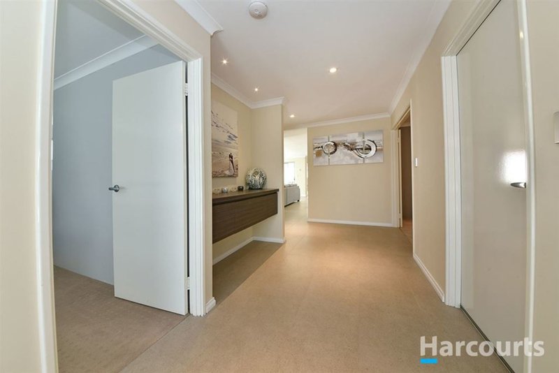 Photo - 48 Liriope Parkway, Sinagra WA 6065 - Image 3