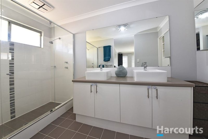 Photo - 48 Liriope Parkway, Sinagra WA 6065 - Image 6