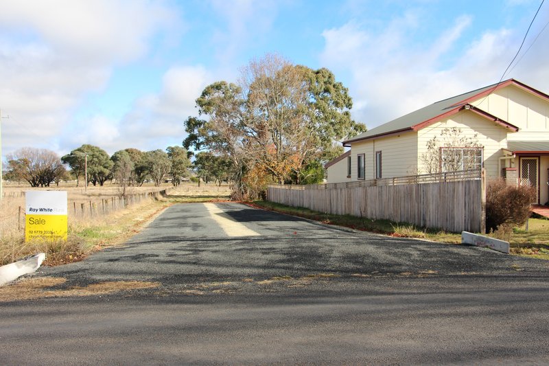 Photo - 48 Llangothlin Street, Guyra NSW 2365 - Image